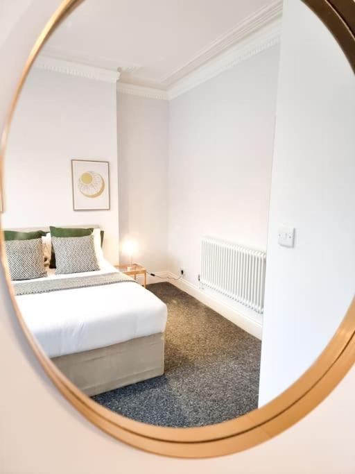 Ferienwohnung Gorgeous Newly Renovated 2 Double Bed Flat Swansea Exterior foto