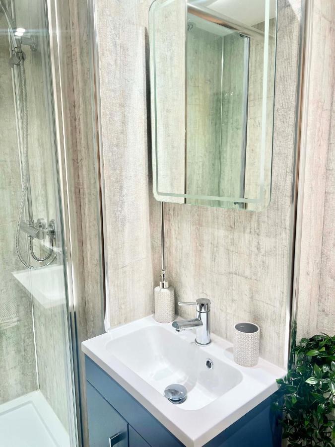 Ferienwohnung Gorgeous Newly Renovated 2 Double Bed Flat Swansea Exterior foto